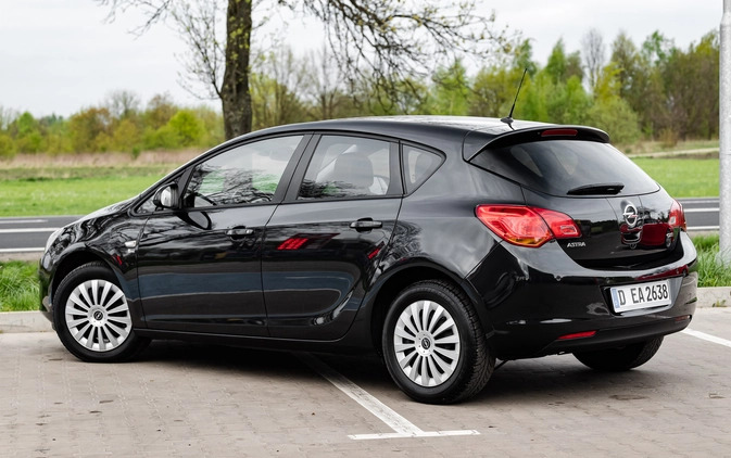 Toyota Corolla Cross cena 185900 przebieg: 7377, rok produkcji 2022 z Chojnów małe 326